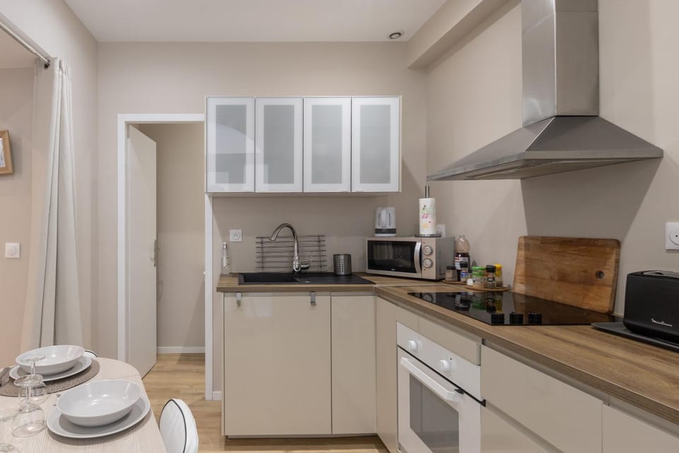 Kitchen or kitchenette, Living room