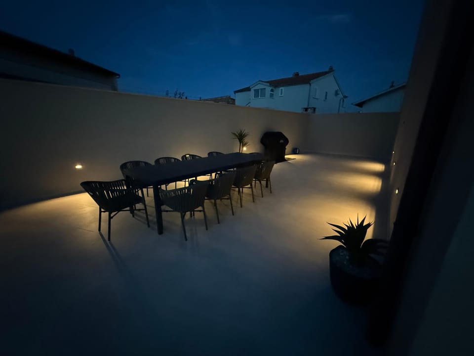 Villa Daisy, Holiday Home near Zadar with Private Heated Pool Villa in Zadar County
