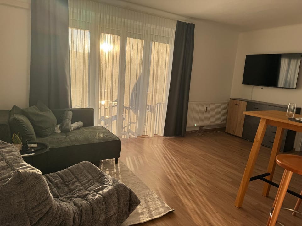 Communal lounge/ TV room, TV and multimedia, Kitchen or kitchenette, Living room, Seating area, Evening entertainment