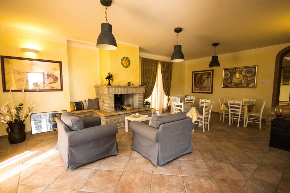 Seating area, Meeting/conference room, Internal: Not applicable to any particular room