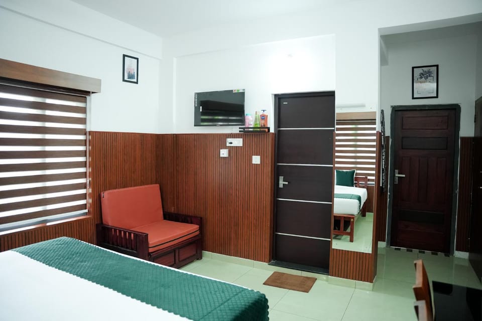 Bed, TV and multimedia, Seating area, Bedroom, bunk bed, wardrobe