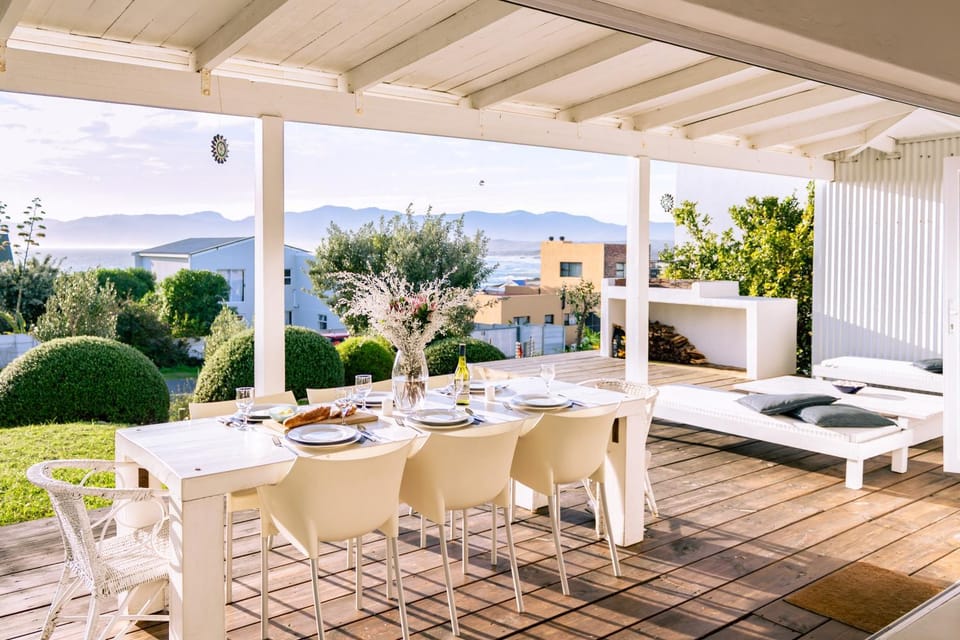 Patio, Day, View (from property/room), Balcony/Terrace, Seating area, Dining area, Mountain view, Sea view