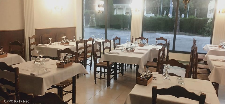 Restaurant/places to eat, Restaurant/places to eat