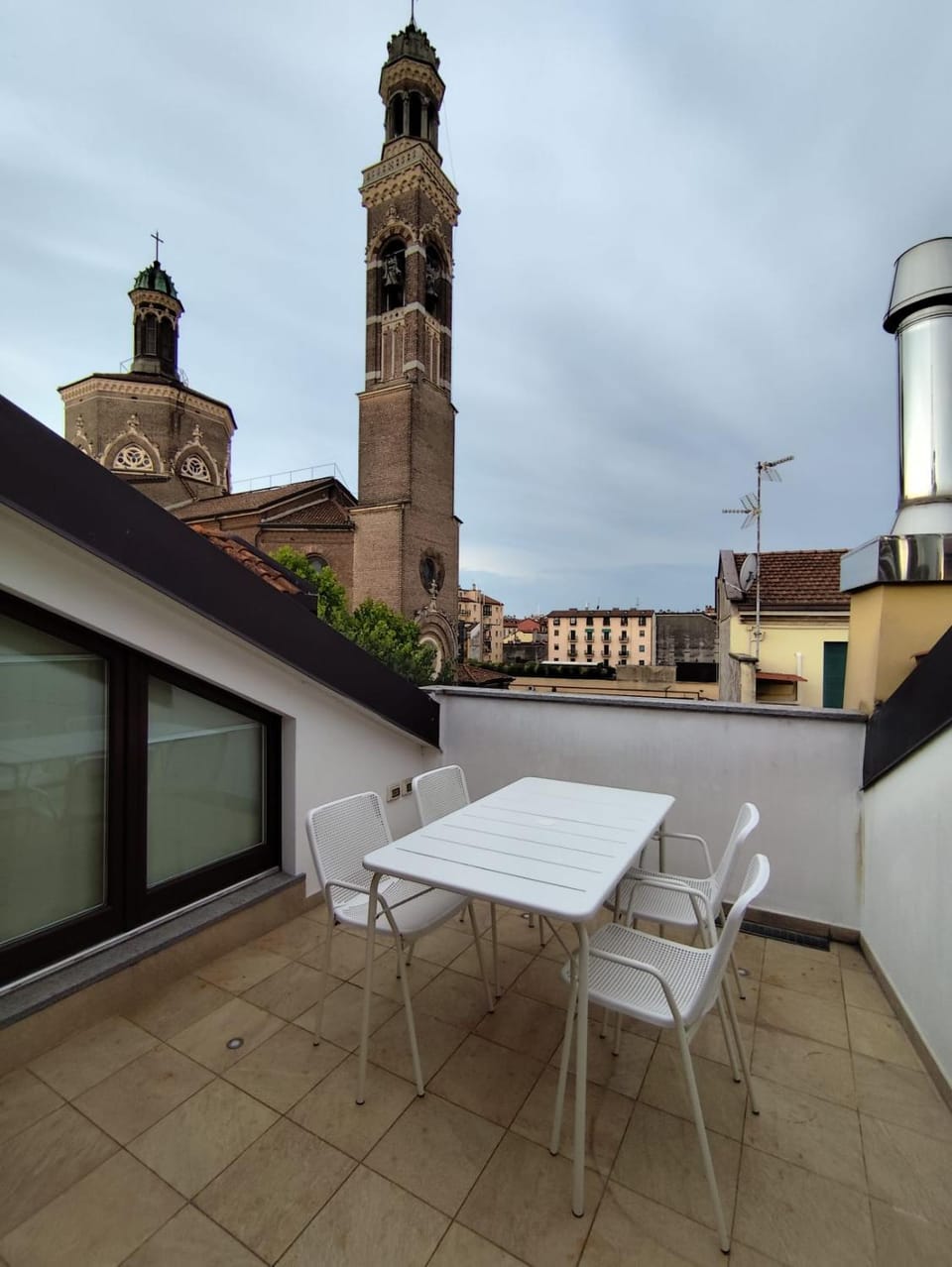 Property building, Patio, Day, View (from property/room), Balcony/Terrace, Dining area