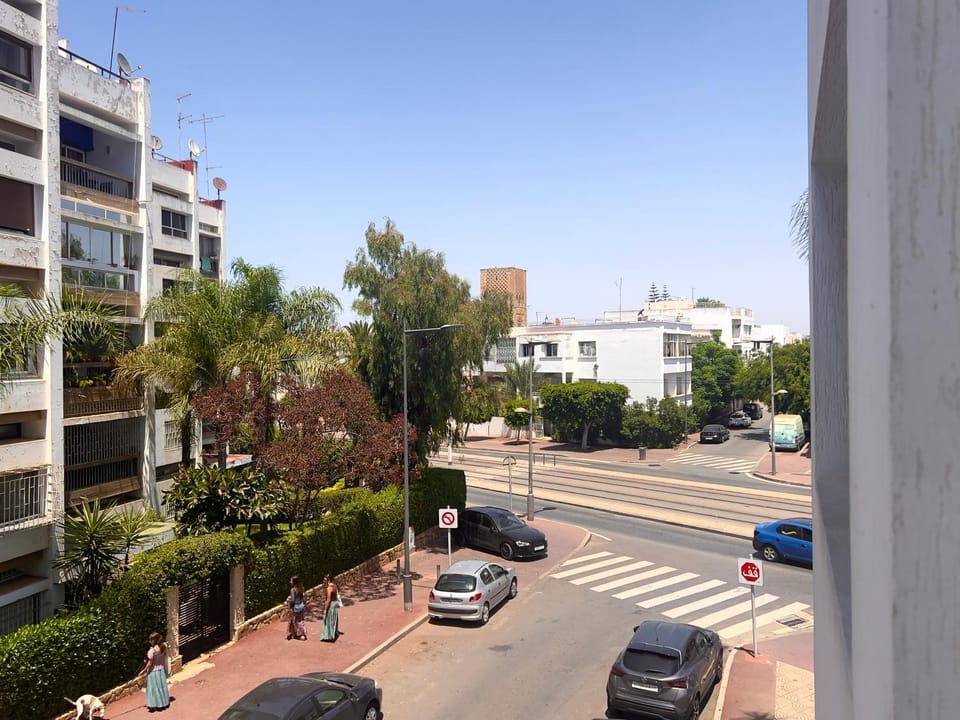 Neighbourhood, Street view, Location, Parking