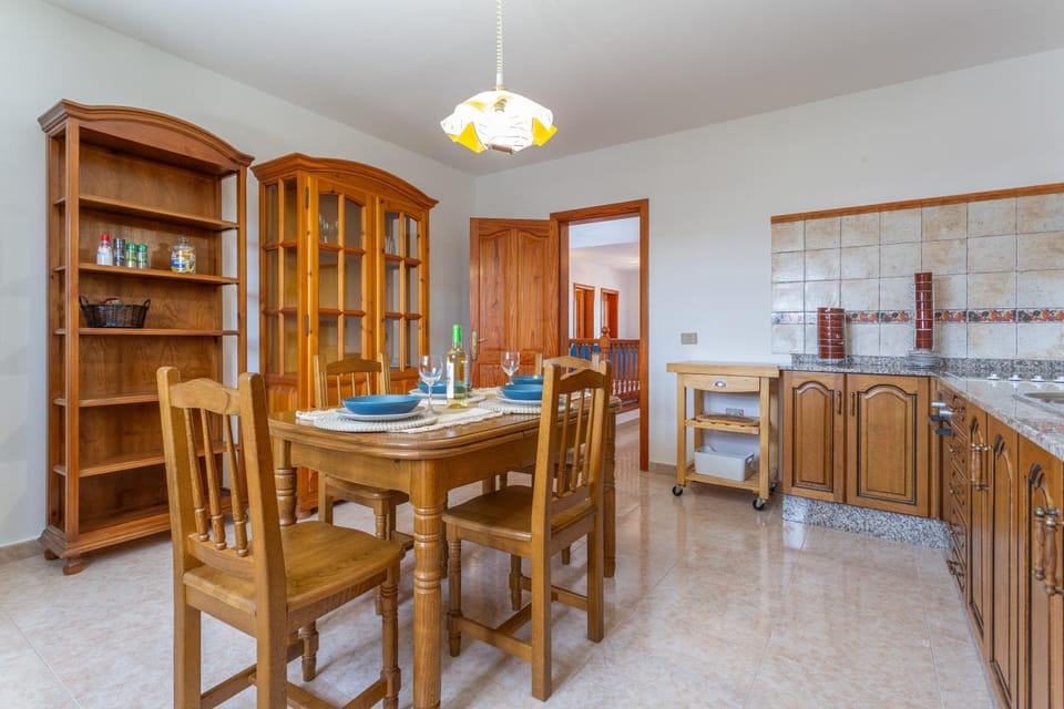 Property building, Kitchen or kitchenette, Living room
