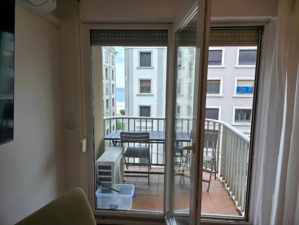 Beach Big Apartment With 3 Rooms Apartment Parking Included Apartment in San Sebastian