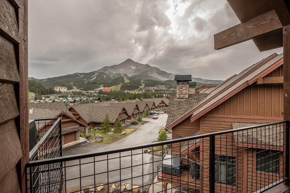 Alpenglow Condo 26D House in Big Sky