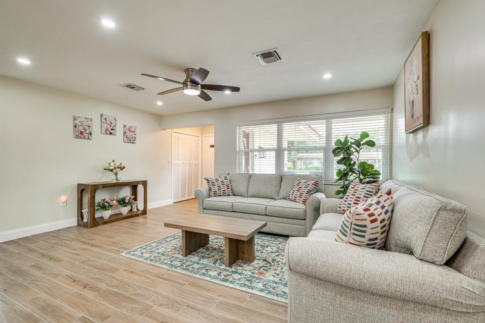 Backyard Oasis: Fort Lauderdale Home Near Beach House in Lauderhill