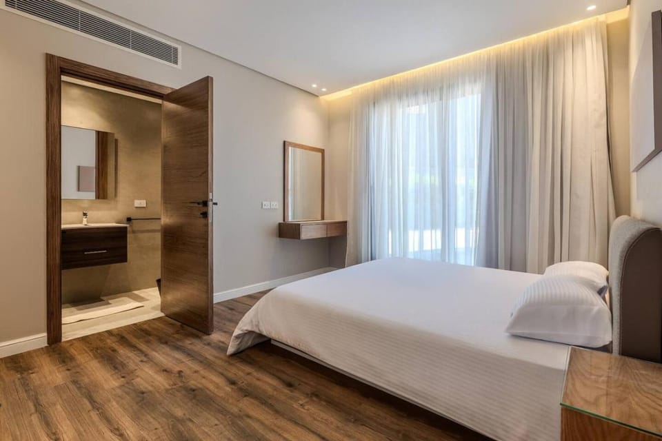 Bedroom, wardrobe