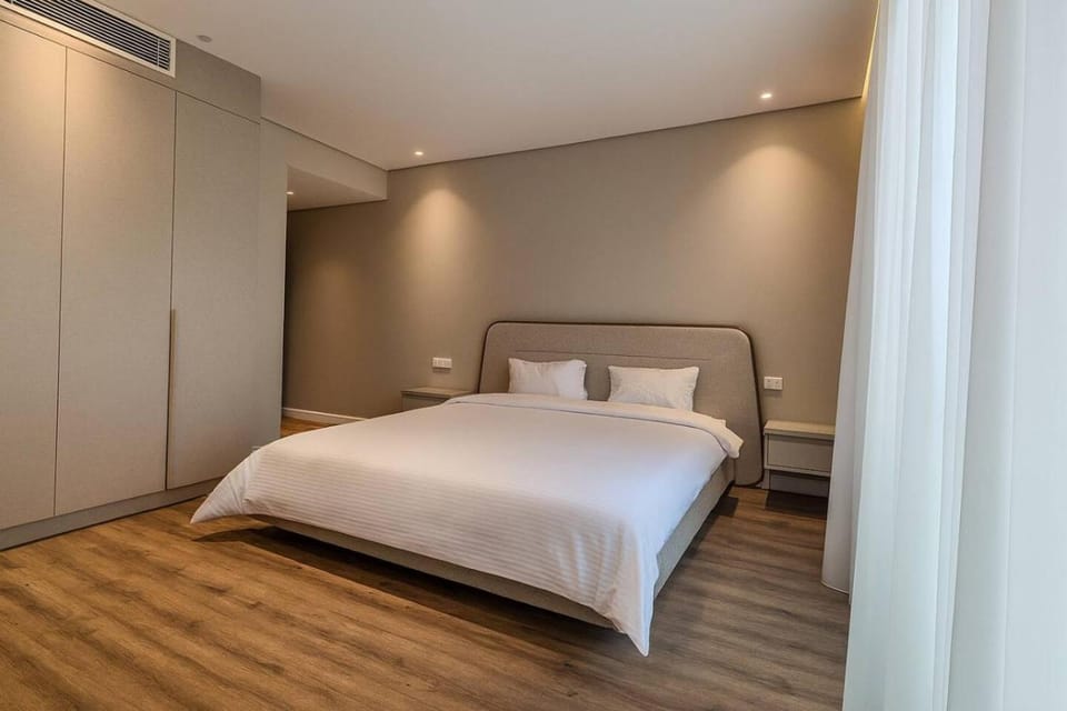 Bedroom, wardrobe