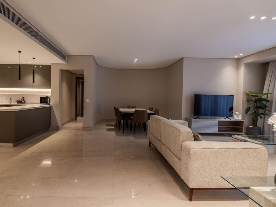 Kitchen or kitchenette, Living room, Seating area, Dining area