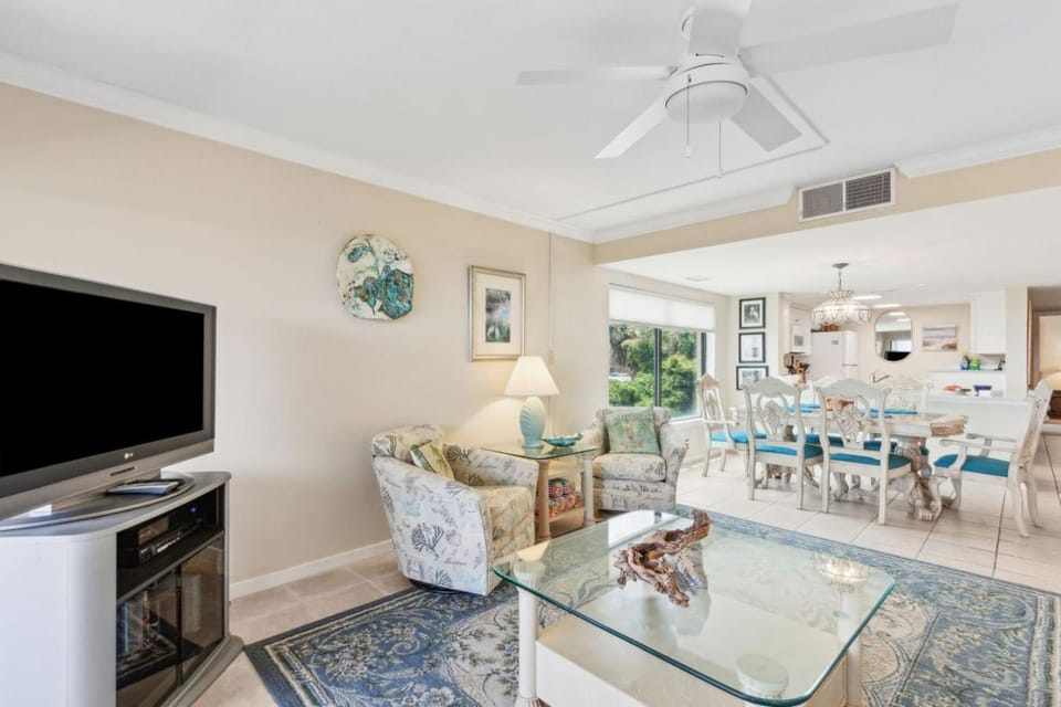 Amelia Surf and Racquet Club Condo - Ocean View - 2nd Floor - Pools - Tennis Courts - Sleeps 8 House in Amelia Island