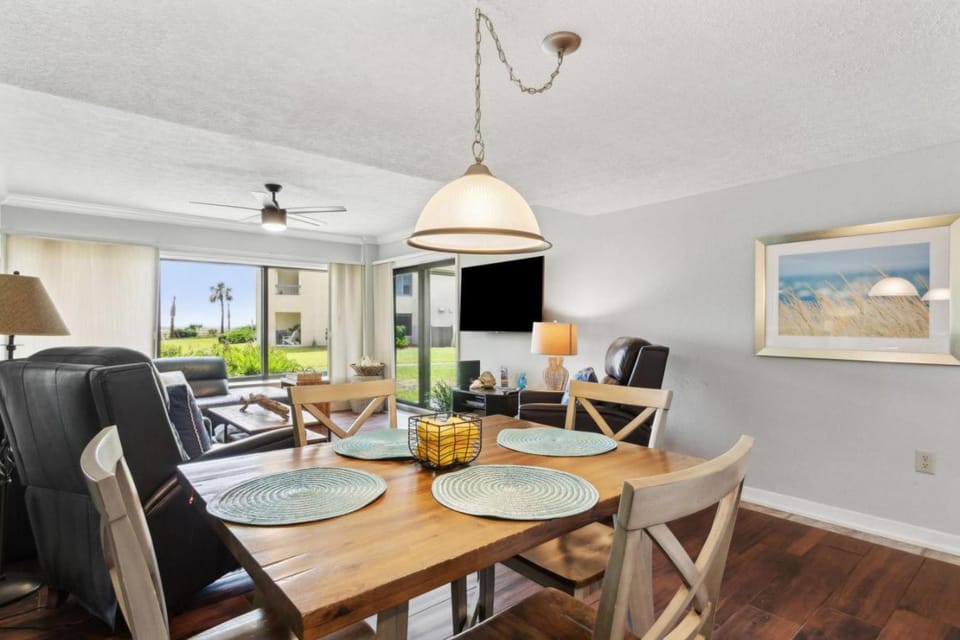 Amelia Surf and Racquet Club Condo - 1st Floor Ocean View - Pools - Tennis Courts - Sleeps 4 House in Amelia Island