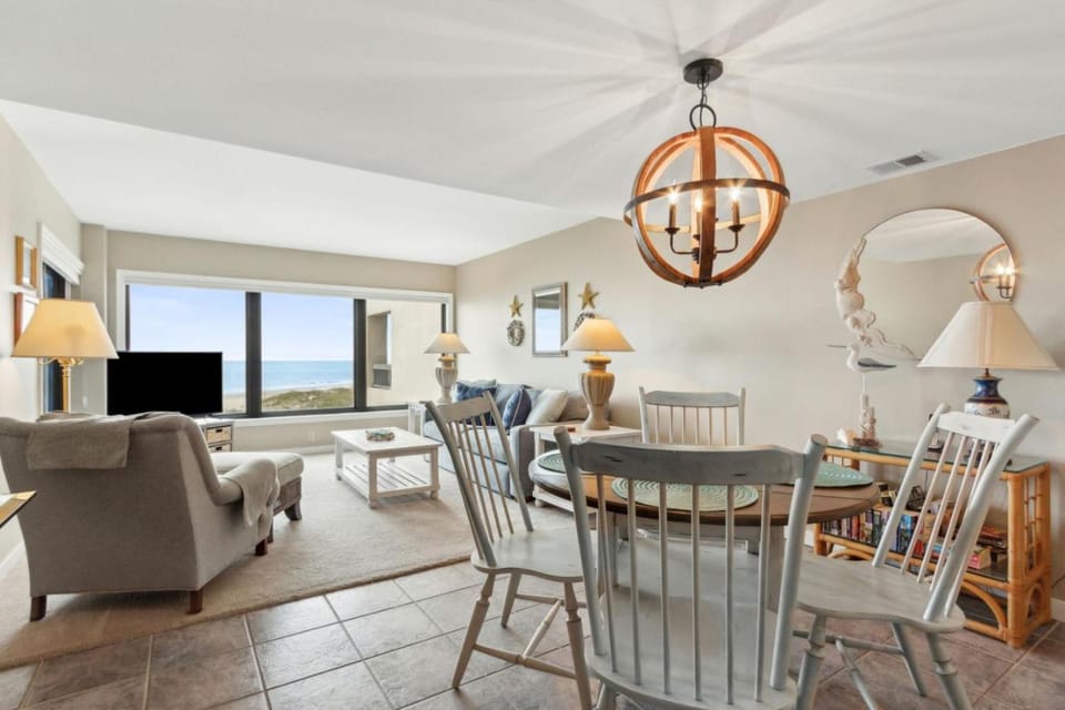 Amelia Surf and Racquet Club Condo - 5th Floor Ocean Front - Pools - Tennis Courts - Sleeps 4 House in Amelia Island