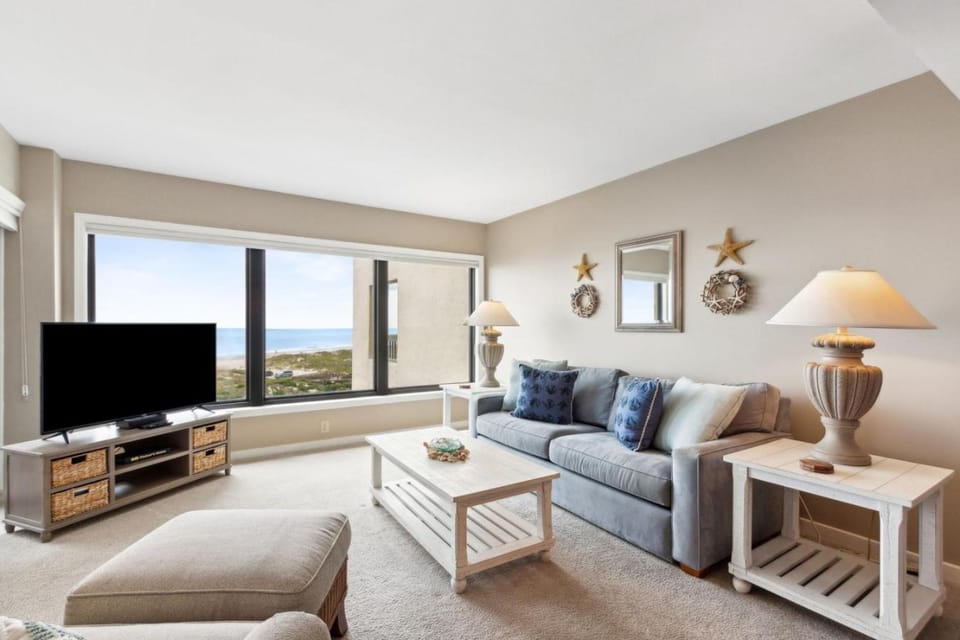 Amelia Surf and Racquet Club Condo - 5th Floor Ocean Front - Pools - Tennis Courts - Sleeps 4 House in Amelia Island