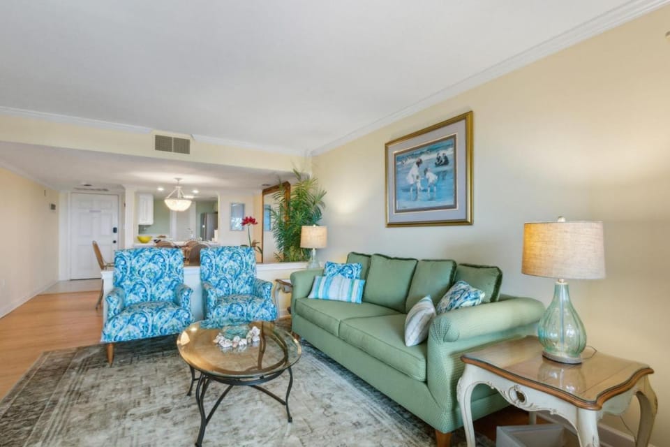 Amelia Surf and Racquet Club Condo - Ocean Front - 3rd Floor - Pools - Tennis Courts - Sleeps 4 House in Amelia Island