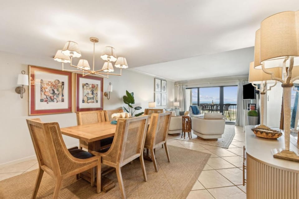 Amelia Surf and Racquet Club Condo - Ocean Front - 5th Floor - Pools - Tennis Courts - Sleeps 6 House in Amelia Island