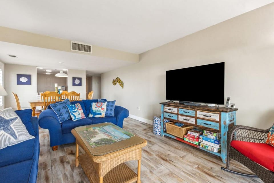 Amelia Surf and Racquet Club Condo - Ocean View - 1st Floor - Pools - Tennis Courts - Sleeps 8 House in Amelia Island