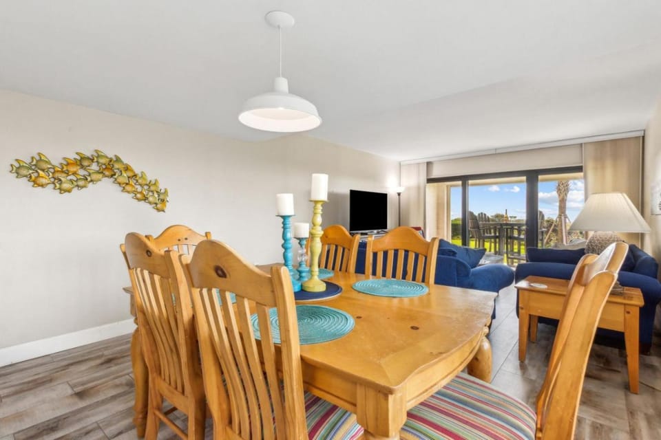 Amelia Surf and Racquet Club Condo - Ocean View - 1st Floor - Pools - Tennis Courts - Sleeps 8 House in Amelia Island