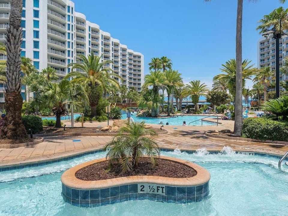 Property building, Garden, Garden view, Pool view, Swimming pool, Location, sunbed