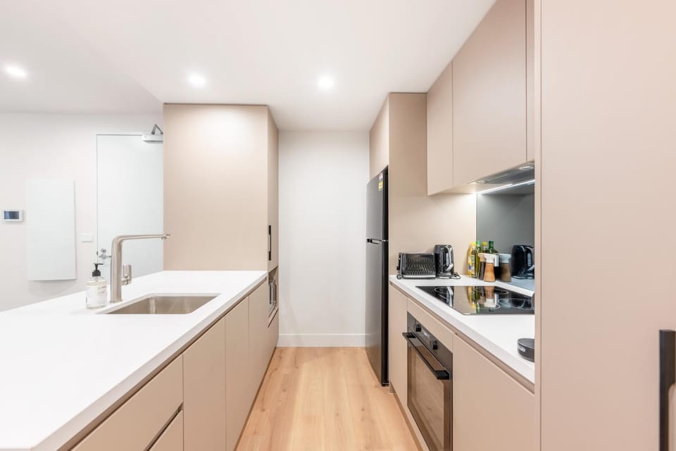 Coffee/tea facilities, Kitchen or kitchenette, oven, stove, toaster