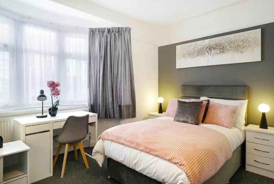 Your Brixton Escape Bright 2-Bed With Garden Apartment in London
