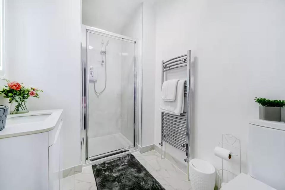 Your Brixton Escape Bright 2-Bed With Garden Apartment in London