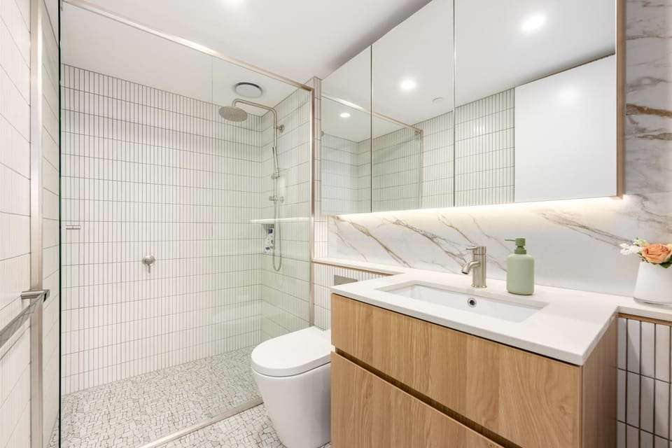 Shower, Toilet, Bathroom