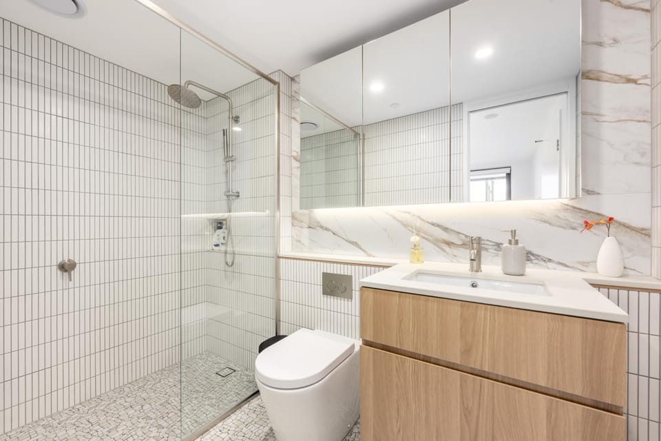Shower, Toilet, Bathroom
