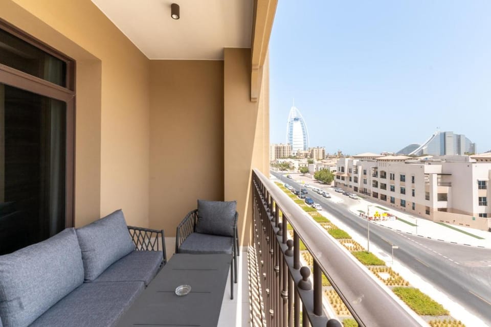 Madinat Jumeirah Living 1 Bedroom Holiday Rental in Jadeel 3 - DVH Holiday Homes Apartment in Dubai