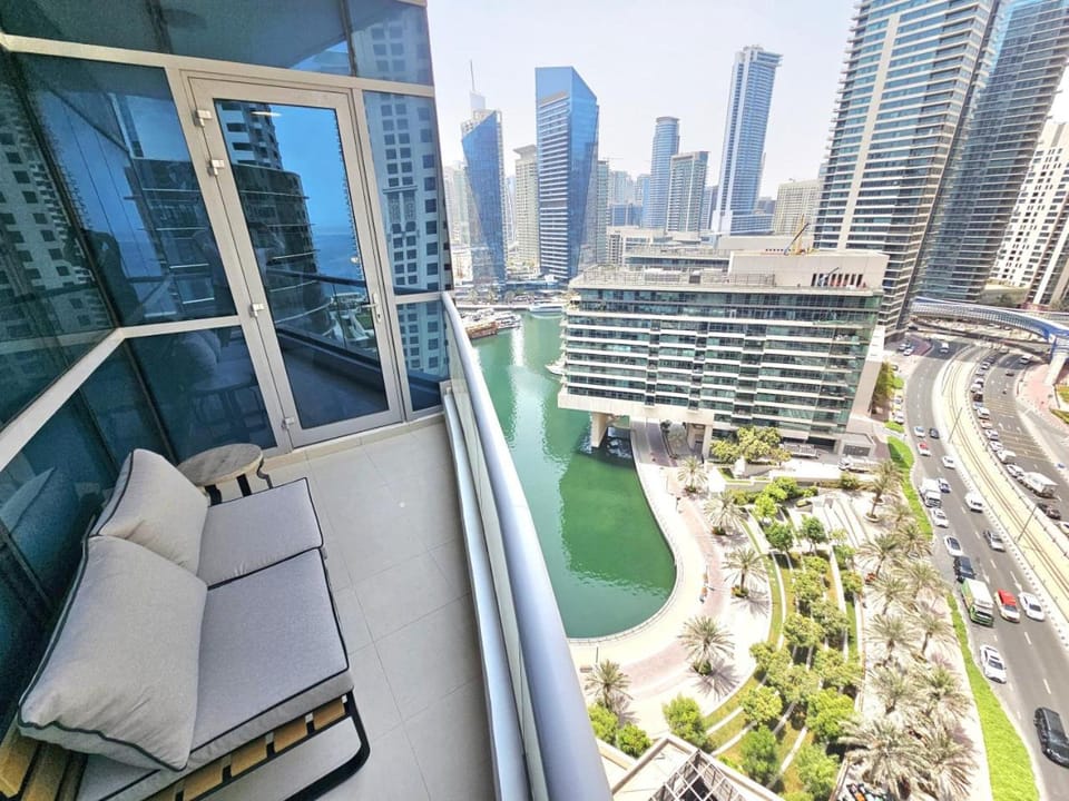 Balcony/Terrace, City view