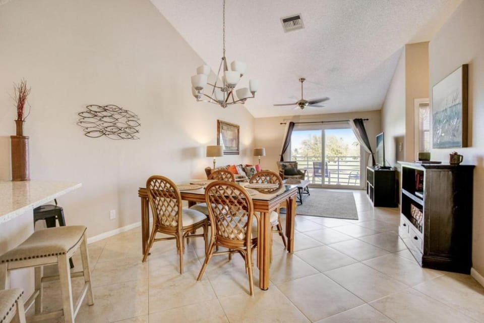 Sunny Isla del Sol Escape with Private Balcony #222 House in Isla del Sol
