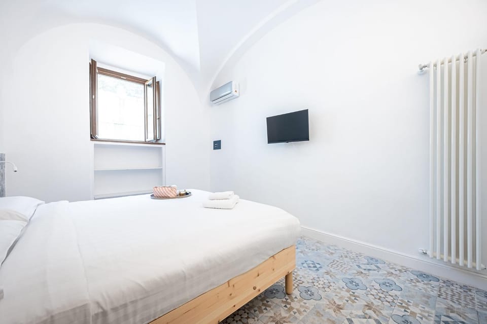 Domus Piramide Bed and Breakfast in Rome