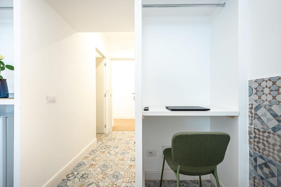 Domus Piramide Bed and Breakfast in Rome