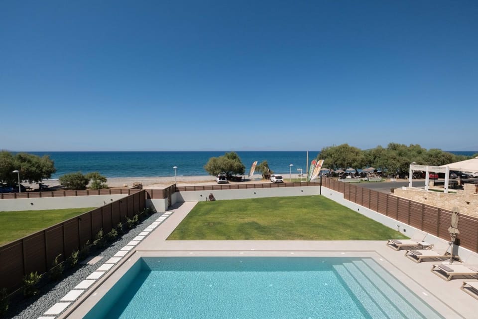 Property building, Sea view, Sea view, Swimming pool