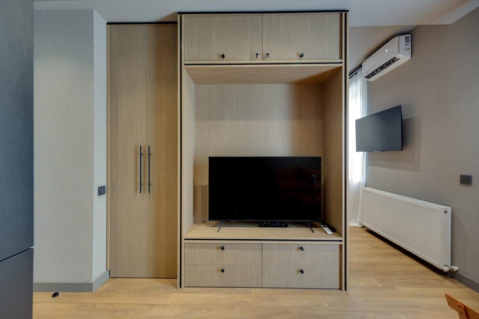 TV and multimedia, wardrobe
