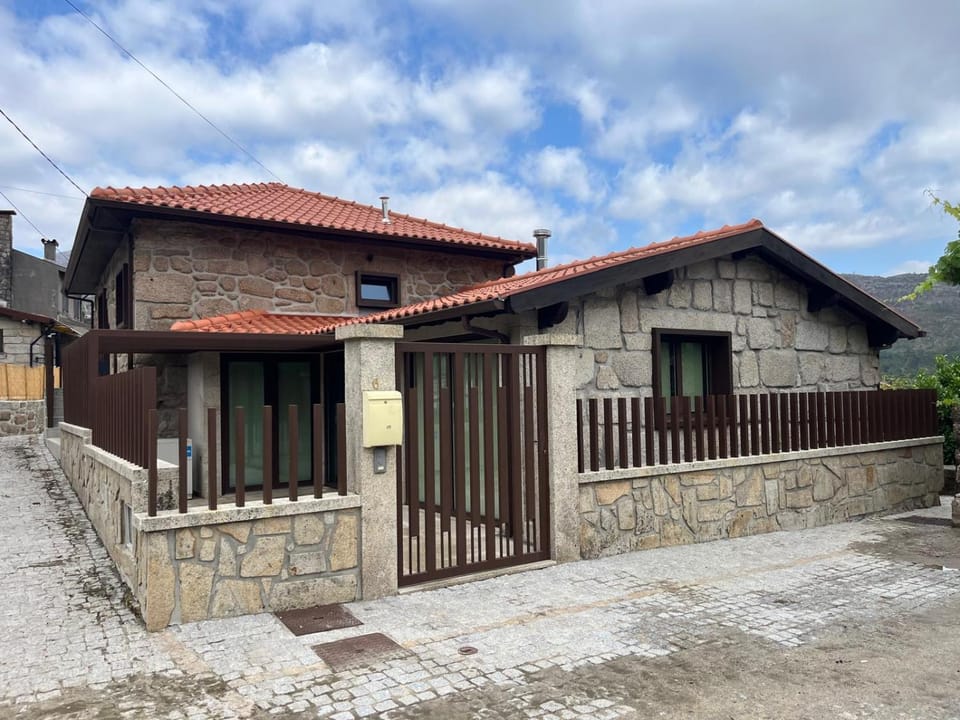 Cantinho da Cuca - Gerês Chalet in Viana do Castelo District, Portugal