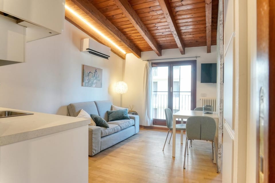Bocconi Stylish Zen Suite - Close to Navigli Area Apartment in Milan