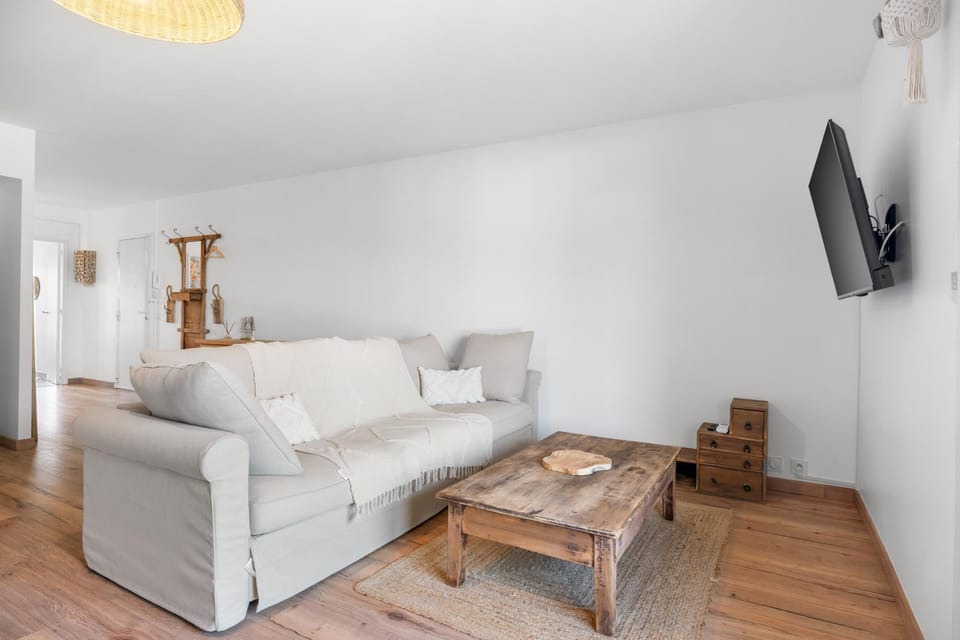 Property building, Living room