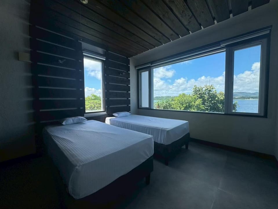 オーシャンフロントヴィラSerenity Point37 Villa in Okinawa Prefecture