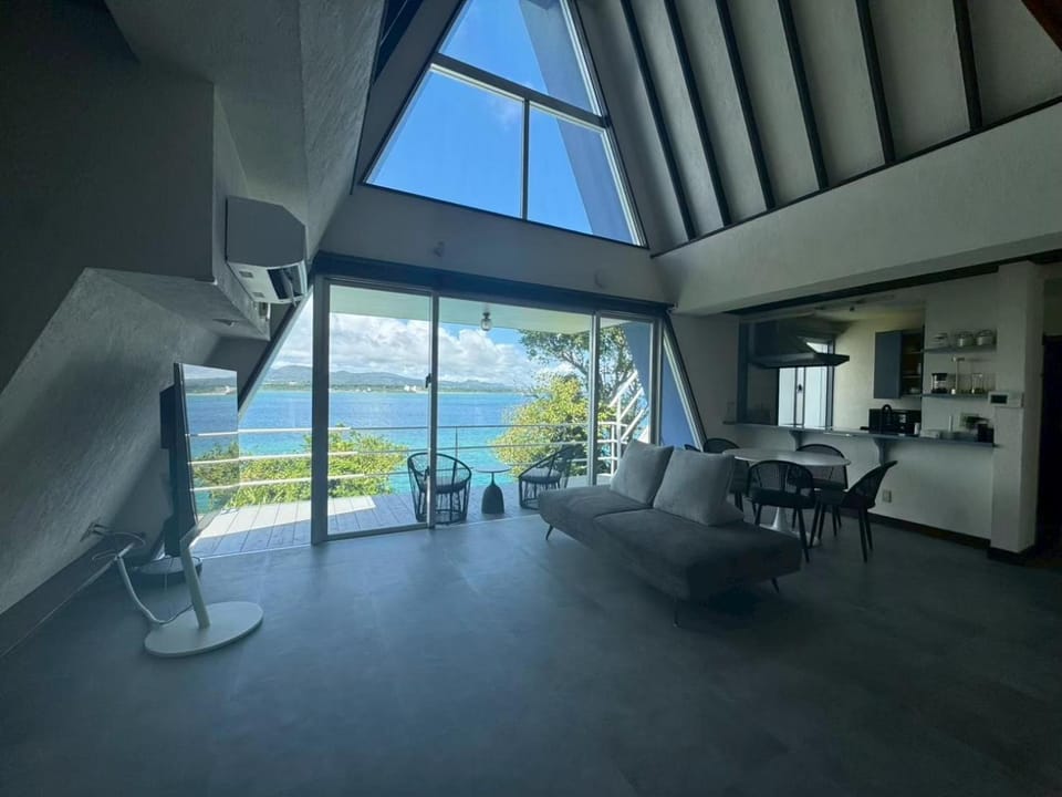 オーシャンフロントヴィラSerenity Point37 Villa in Okinawa Prefecture