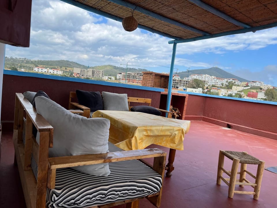 Appartement caponegro au calme et à 5 min de la plage Bed and Breakfast in Tangier-Tétouan-Al Hoceima