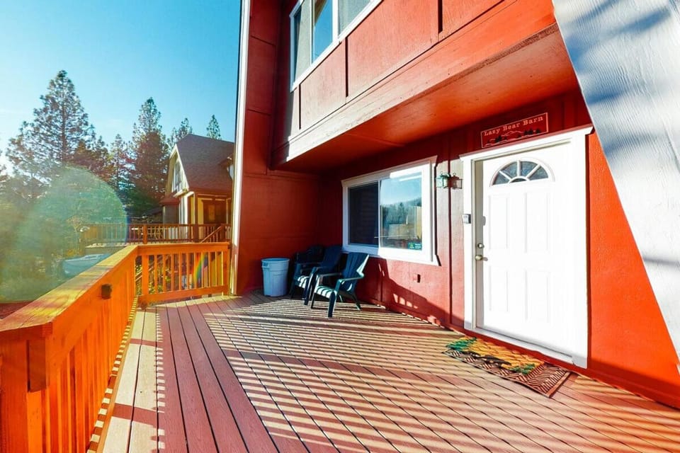 1.5 Miles to Bear Mtn: Red Cabin w/ Mountain View Deck & Wood Fireplace Cabin in Big Bear