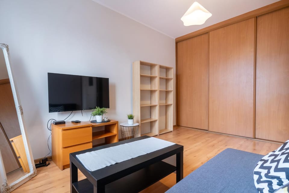 Communal lounge/ TV room, Bed, Photo of the whole room, Evening entertainment, hair dresser, wardrobe