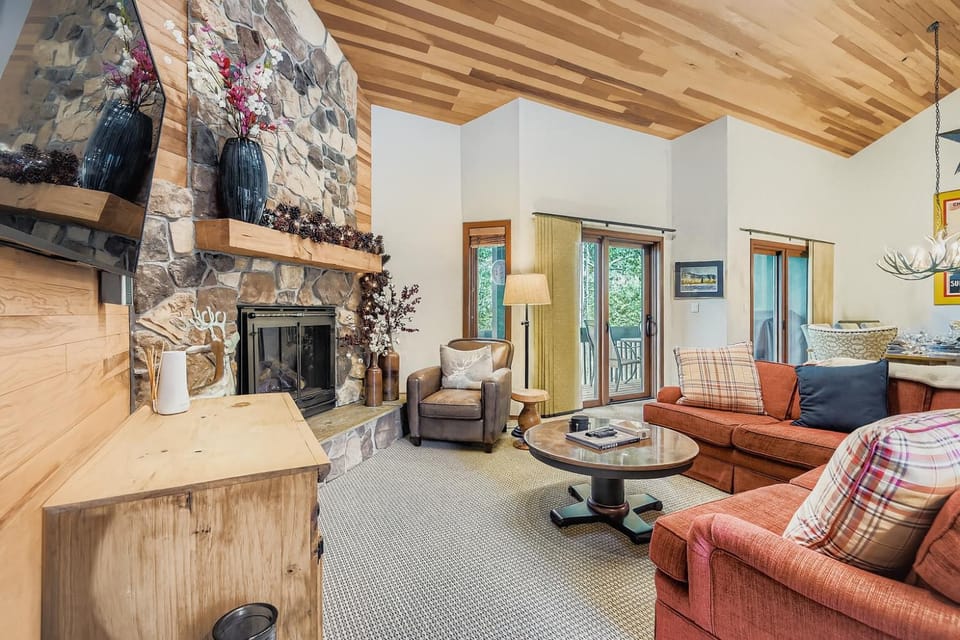 1763 Lakeside Getaway! Apartment in Park City
