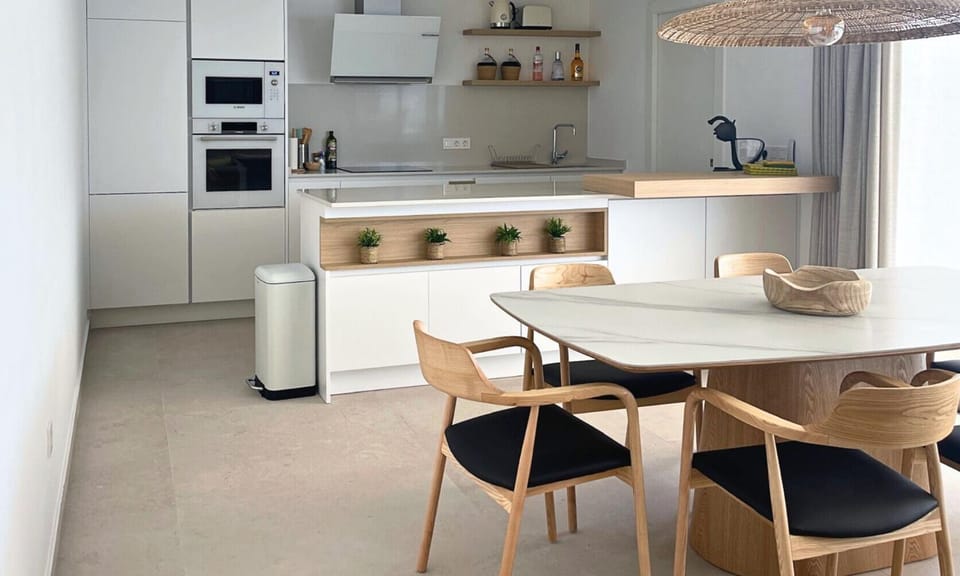 Kitchen or kitchenette, Dining area, dishwasher, stove