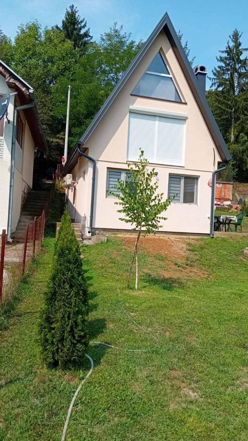 Property building, Spring, Day, Natural landscape, Garden, Garden view