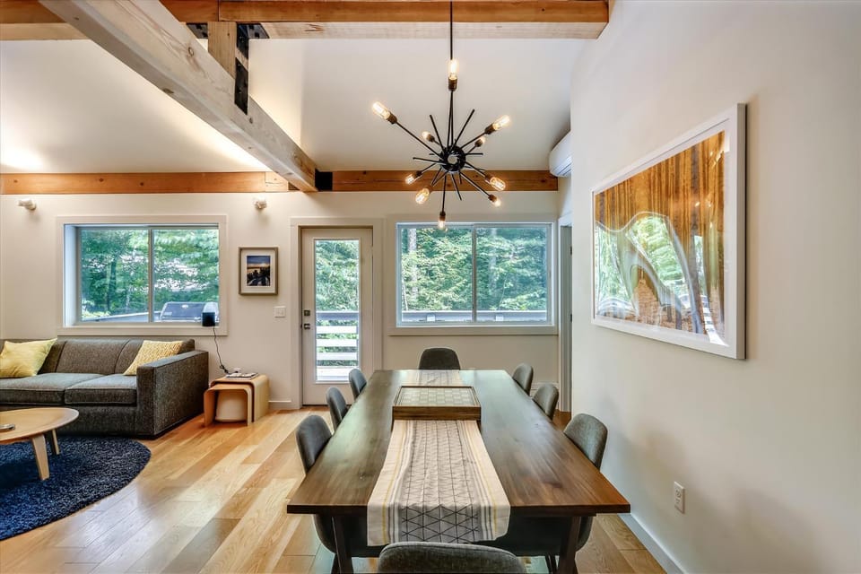 Tollhouse 10C: 3 br, ski-in/ski-out, woodstove, free ski shuttle, a/c, summer pool House in Morristown