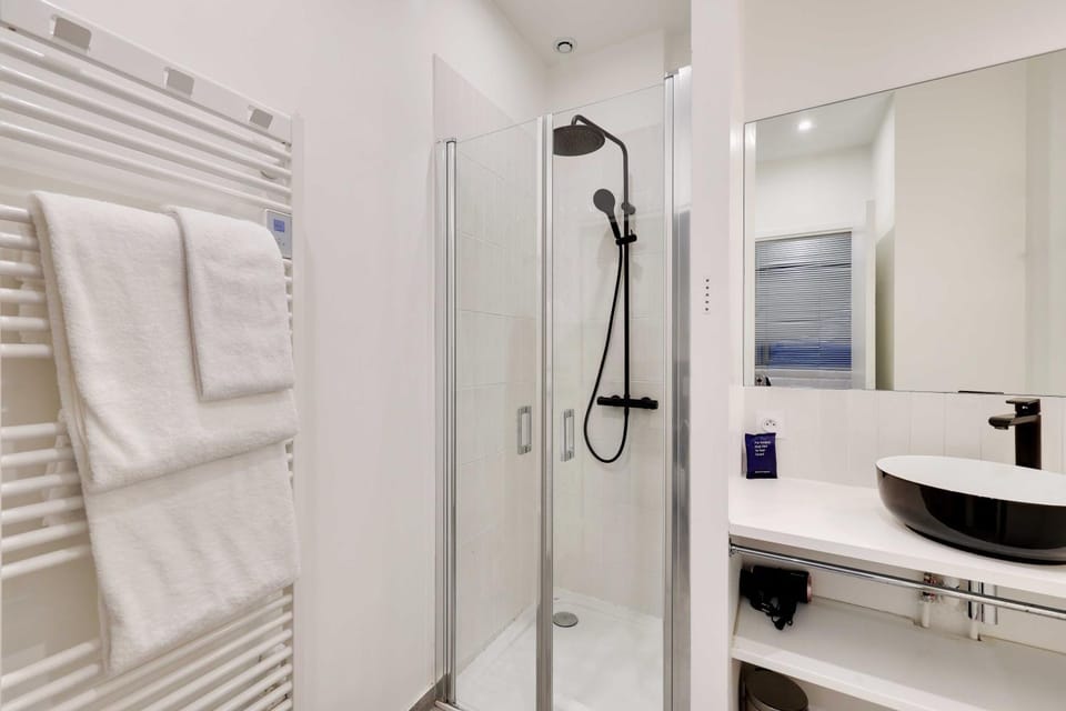 Modern apartment - 2BR-6P-Oberkampf Apartment in Paris